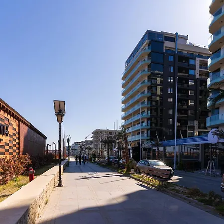 Tomis Promenada Apartman *