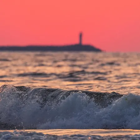 Tomis Promenada Apartman *